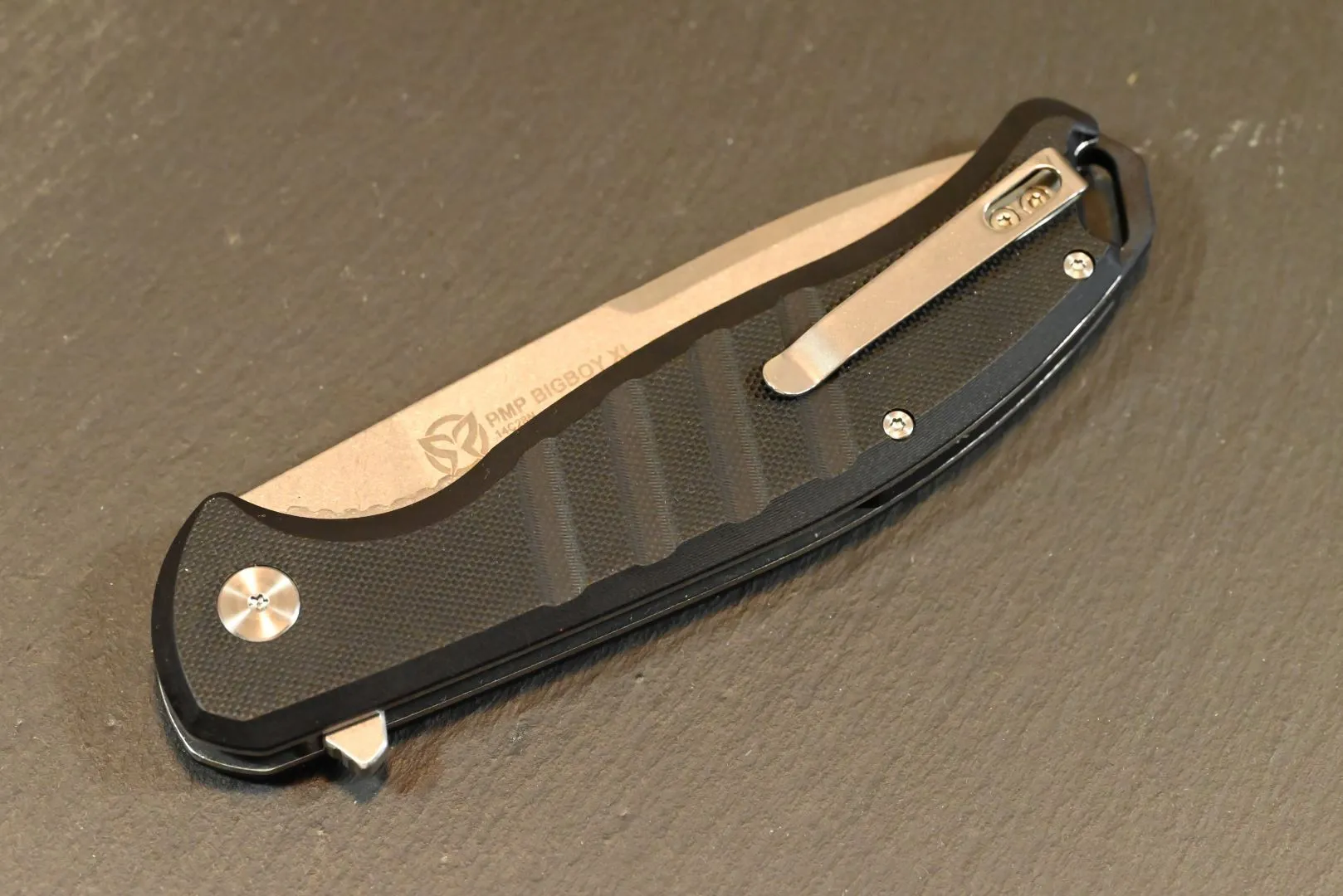 BBBlack12F